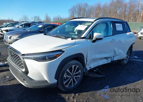 2024 Toyota Corolla Cross Xle from USA, damaged, VIN 7MUDAABG7RV083540